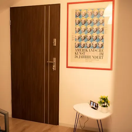 Apartment 33